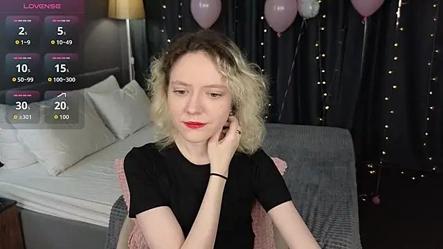 Snapshot of HottoKori chatting on April 2, 5:49 am HottoKori online show from April 2, 5:49 am