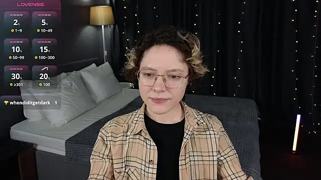 Snapshot of HottoKori chatting on May 5, 5:37 am HottoKori online show from May 5, 5:37 am