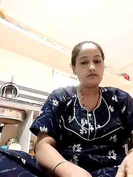 Sexi roovi online show from August 8, 10:50 am