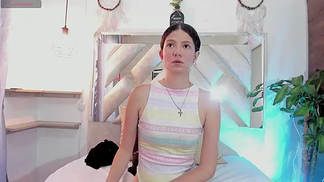 sofy bonnet1 online show from April 23, 12:29 pm