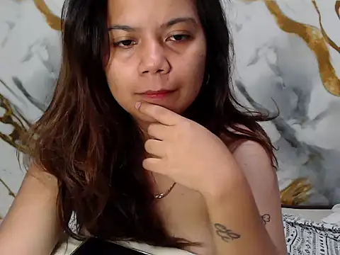 Snapshot of deseyy chatting on April 13, 6:30 am deseyy online show from April 13, 6:30 am