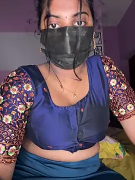 Snapshot of miss_eyekiller12 chatting on June 28, 10:27 pm miss eyekiller12 online show from June 28, 10:27 pm