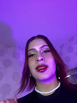 steffmontespink18 online show from April 24, 1:24 pm