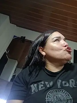 Snapshot of Zuleyka_69 chatting on June 11, 10:19 pm Zuleyka 69 online show from June 11, 10:19 pm