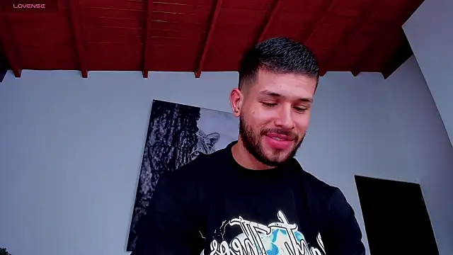 Snapshot of Santos_ramirez1 chatting on March 30, 1:45 pm Santos ramirez1 online show from March 30, 1:45 pm