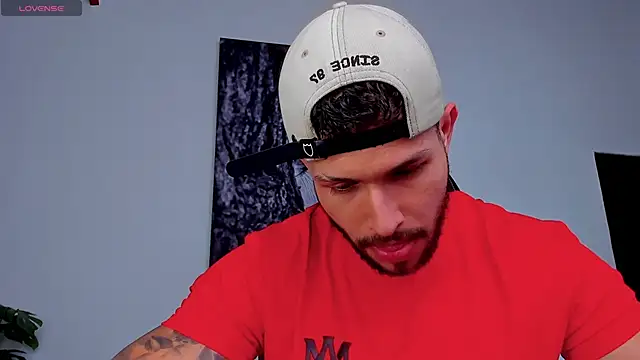 Snapshot of Santos_ramirez1 chatting on June 9, 1:34 pm Santos ramirez1 online show from June 9, 1:34 pm