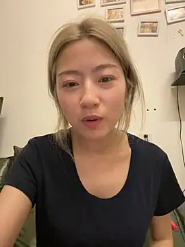Snapshot of Olivia_PINK0322 chatting on May 17, 2:02 pm Olivia PINK0322 online show from May 17, 2:02 pm