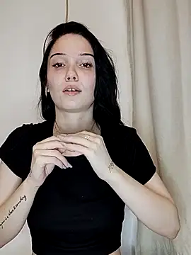 Snapshot of icedrosemarye chatting on April 19, 7:16 pm icedrosemarye online show from April 19, 7:16 pm