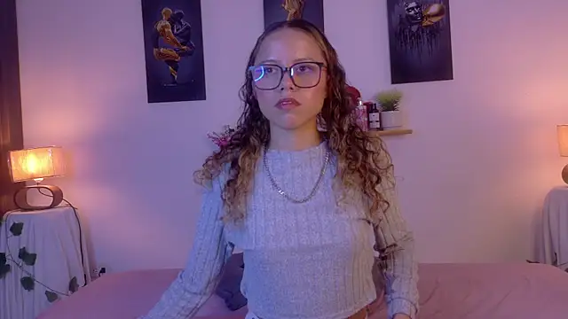lia valmont 01 online show from June 18, 7:07 pm