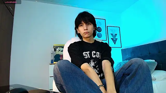 alexconsanii online show from March 23, 11:42 pm