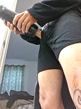 middickstroking online show from May 18, 4:24 pm