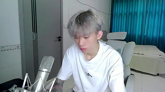 zzzzppp3 online show from August 9, 5:34 am