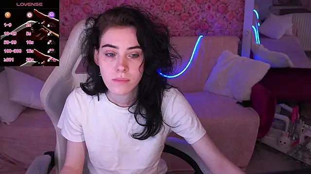 CurleyBlueEyes online show from March 27, 1:44 pm