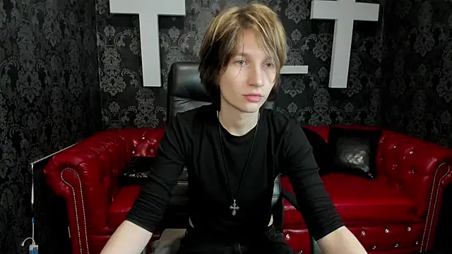 Snapshot of AdonBev chatting on April 3, 4:54 am AdonBev online show from April 3, 4:54 am