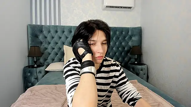 Snapshot of AdonBev chatting on May 15, 5:25 am AdonBev online show from May 15, 5:25 am