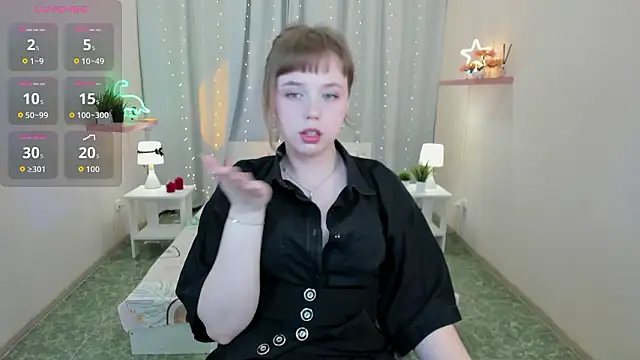 Snapshot of LeonaHicks chatting on March 24, 9:58 am LeonaHicks online show from March 24, 9:58 am