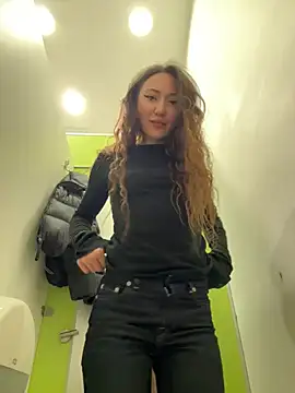 Snapshot of SaintSquirt chatting on April 22, 9:22 am SaintSquirt online show from April 22, 9:22 am