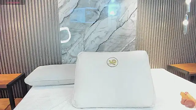 hanna steel online show from July 15, 4:56 pm