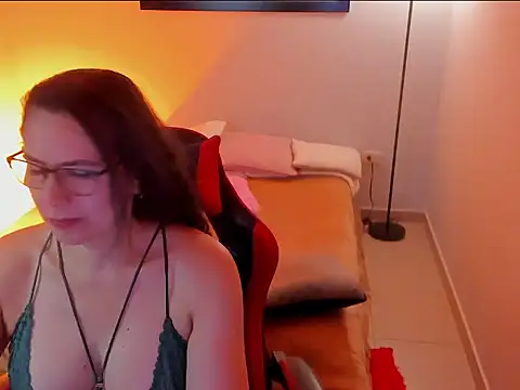 jazmin steele online show from April 1, 1:41 pm