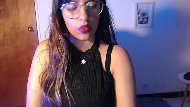 Snapshot of Ivvy_Bloom chatting on April 28, 3:55 am Ivvy Bloom online show from April 28, 3:55 am