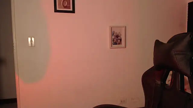 Snapshot of Ivvy_Bloom chatting on May 6, 1:03 am Ivvy Bloom online show from May 6, 1:03 am