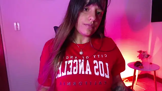 Snapshot of Ivvy_Bloom chatting on June 3, 12:46 am Ivvy Bloom online show from June 3, 12:46 am