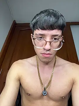 ArthurDaviess online show from March 24, 10:09 am