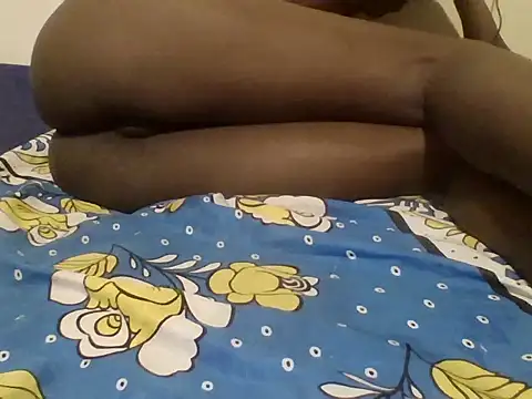 Snapshot of PetuniaAkAkea chatting on April 12, 8:25 pm PetuniaAkAkea online show from April 12, 8:25 pm