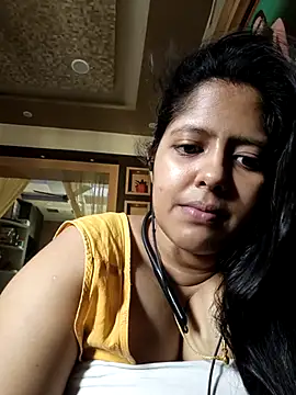 Snapshot of Aditi_sarkar chatting on April 16, 6:03 am Aditi sarkar online show from April 16, 6:03 am
