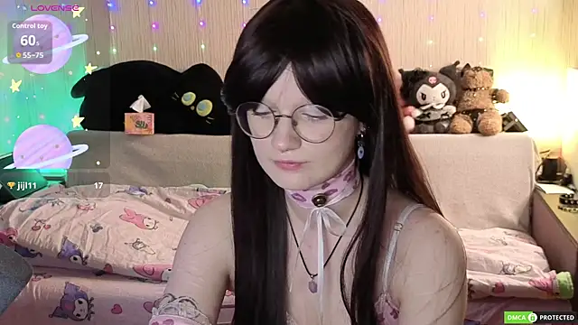 Snapshot of JulietFisher chatting on April 28, 2:27 am JulietFisher online show from April 28, 2:27 am