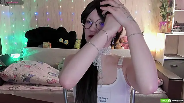 Snapshot of JulietFisher chatting on May 13, 1:36 am JulietFisher online show from May 13, 1:36 am