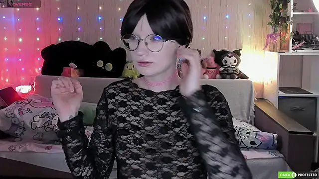 Snapshot of JulietFisher chatting on May 14, 3:24 am JulietFisher online show from May 14, 3:24 am