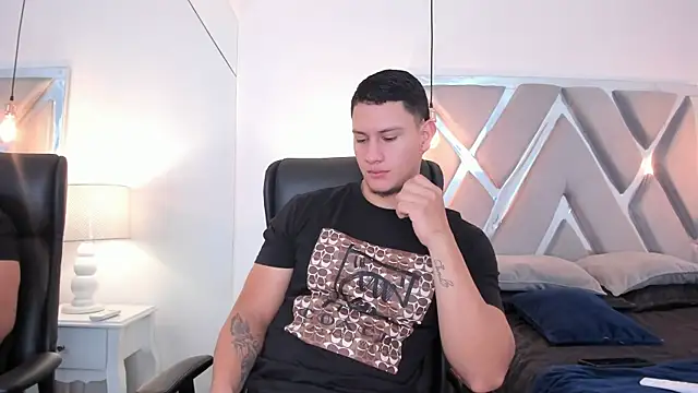 Chriss Diamond online show from April 26, 8:17 pm