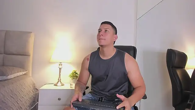 Chriss Diamond online show from June 11, 7:56 pm
