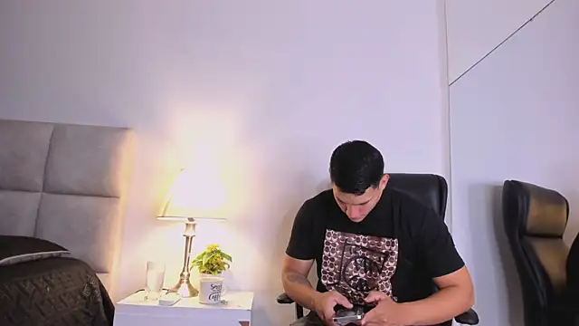 Chriss Diamond online show from July 9, 8:35 pm