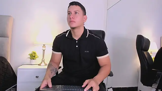 Chriss Diamond online show from August 1, 8:19 pm