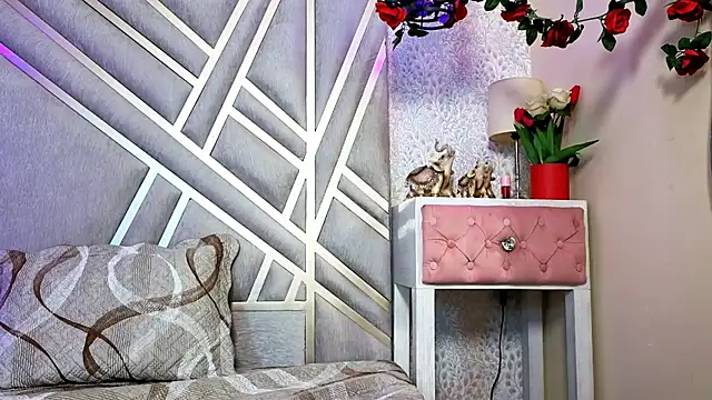 ValerieWoodsl online show from July 22, 9:17 pm