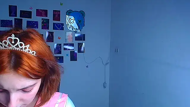 Snapshot of Butterfly_Milly chatting on April 1, 2:25 pm Butterfly Milly online show from April 1, 2:25 pm