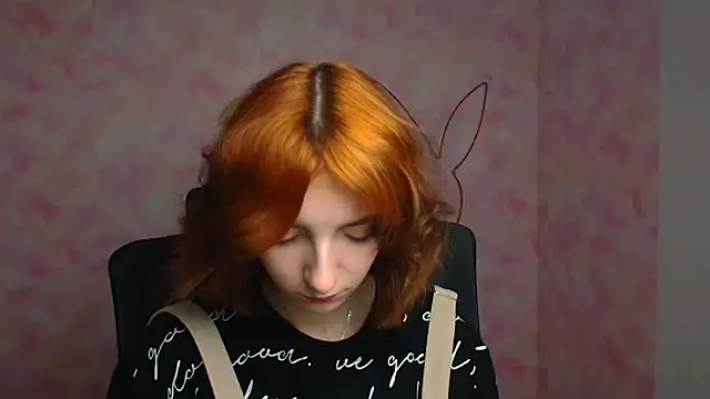 Snapshot of Butterfly_Milly chatting on April 14, 11:38 am Butterfly Milly online show from April 14, 11:38 am