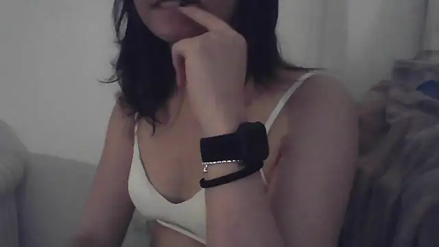 Snapshot of HoneyDrip_1 chatting on April 20, 1:47 pm HoneyDrip 1 online show from April 20, 1:47 pm