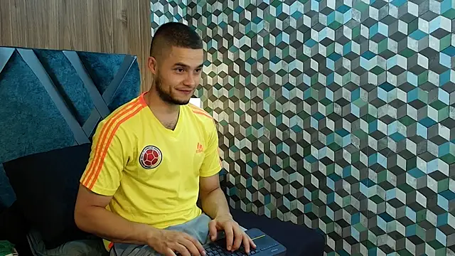 Snapshot of Joaho_Fernandez chatting on June 14, 2:24 am Joaho Fernandez online show from June 14, 2:24 am