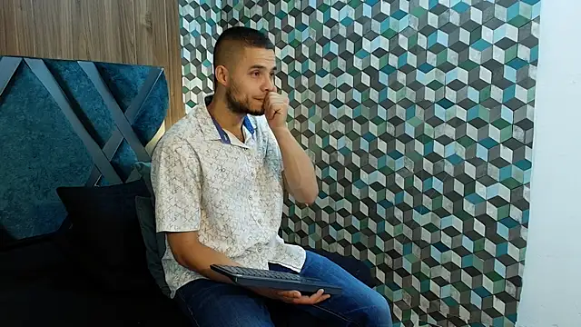 Snapshot of Joaho_Fernandez chatting on June 14, 9:50 pm Joaho Fernandez online show from June 14, 9:50 pm