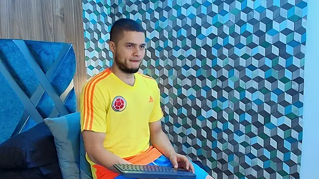 Snapshot of Joaho_Fernandez chatting on June 23, 9:13 pm Joaho Fernandez online show from June 23, 9:13 pm