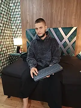 Snapshot of Joaho_Fernandez chatting on July 2, 3:23 am Joaho Fernandez online show from July 2, 3:23 am