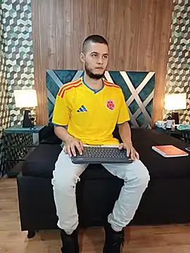 Snapshot of Joaho_Fernandez chatting on July 3, 9:32 pm Joaho Fernandez online show from July 3, 9:32 pm