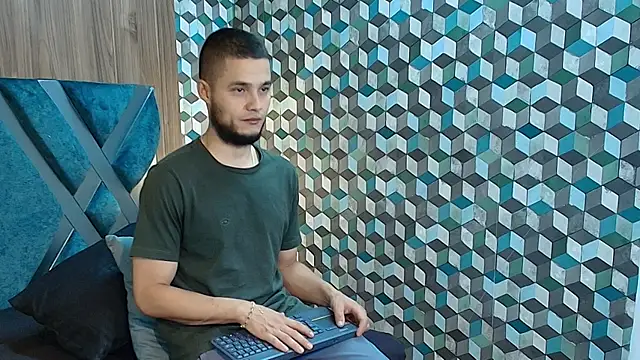 Snapshot of Joaho_Fernandez chatting on July 5, 10:17 pm Joaho Fernandez online show from July 5, 10:17 pm