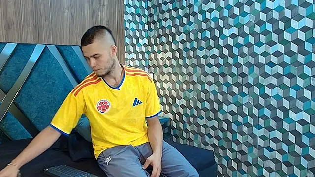 Snapshot of Joaho_Fernandez chatting on July 7, 8:02 pm Joaho Fernandez online show from July 7, 8:02 pm