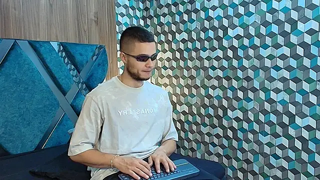 Snapshot of Joaho_Fernandez chatting on July 12, 4:42 pm Joaho Fernandez online show from July 12, 4:42 pm