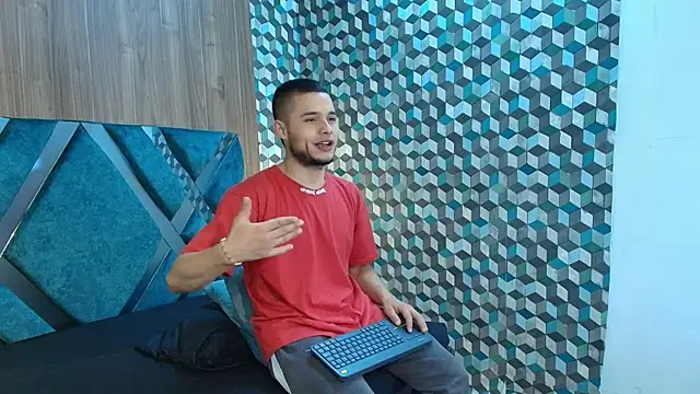 Snapshot of Joaho_Fernandez chatting on July 16, 6:25 pm Joaho Fernandez online show from July 16, 6:25 pm