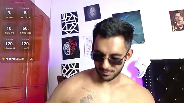 romanpearce  online show from May 27, 8:28 pm